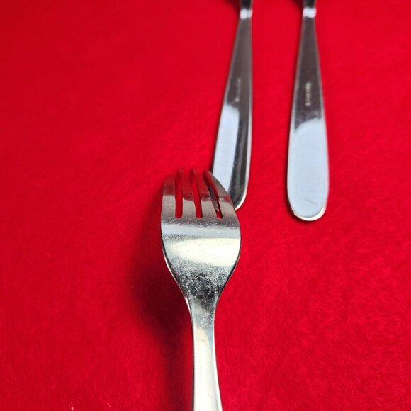 Oneida Forks Peninsula Castle Jordan Laura Pattern 7 7/8" Set of 3 - Picture 11 of 11